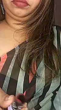 Snapshot of Ravina_patil1 chatting on 02.14.25 Ravina patil1 online show from 02.14.25