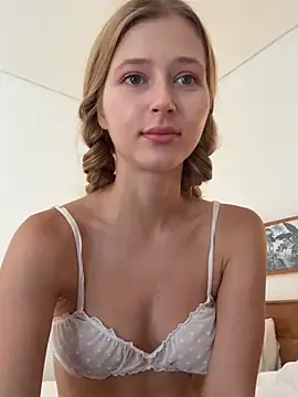 LunaRase online show from 02.12.26