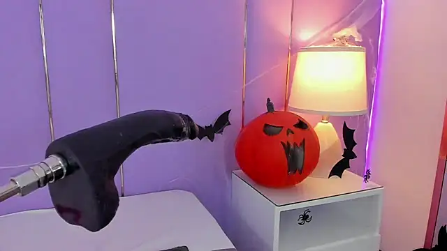 SophyRuiz  online show from 10.31.25