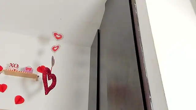 Snapshot of Avaline_Blancx chatting on 02.16.25 Avaline Blancx online show from 02.16.25