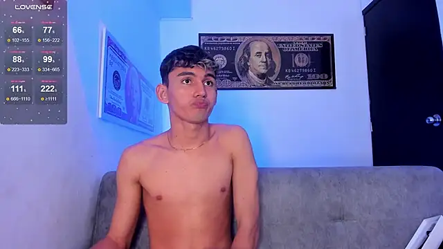 Snapshot of EstebanPerez_ chatting on 12.19.24 EstebanPerez online show from 12.19.24