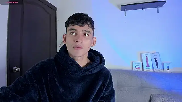 Snapshot of EstebanPerez_ chatting on 02.05.25 EstebanPerez online show from 02.05.25