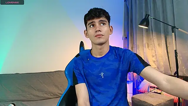 Snapshot of EstebanPerez_ chatting on 03.18.25 EstebanPerez online show from 03.18.25