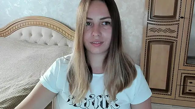 Snapshot of Mia_shy1 chatting on 10.31.25 Mia shy1 online show from 10.31.25