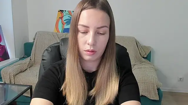 Snapshot of Mia_shy1 chatting on 11.28.25 Mia shy1 online show from 11.28.25