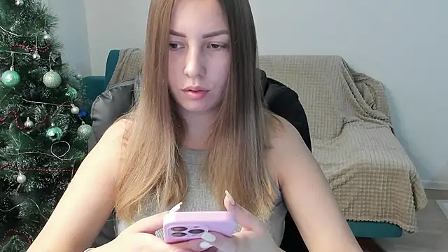 Snapshot of Mia_shy1 chatting on 12.17.25 Mia shy1 online show from 12.17.25