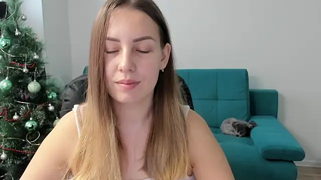 Snapshot of Mia_shy1 chatting on 12.23.25 Mia shy1 online show from 12.23.25