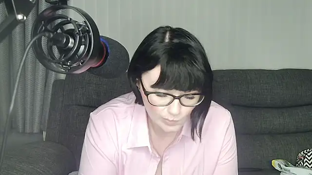 Snapshot of SquirtingIrishShannon chatting on 01.22.25 SquirtingIrishShannon online show from 01.22.25