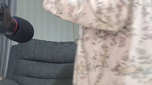 Snapshot of SquirtingIrishShannon chatting on 01.31.25 SquirtingIrishShannon online show from 01.31.25