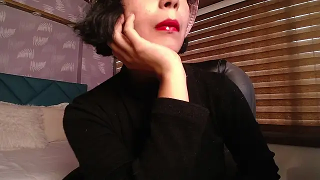 Snapshot of Moony_14 chatting on 03.04.25 Moony 14 online show from 03.04.25