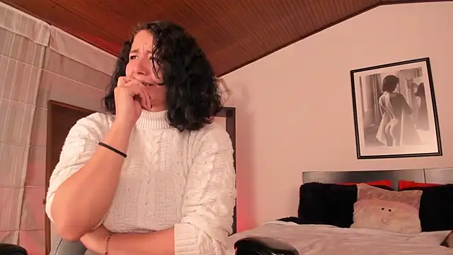 Snapshot of Moony_14 chatting on 11.27.25 Moony 14 online show from 11.27.25