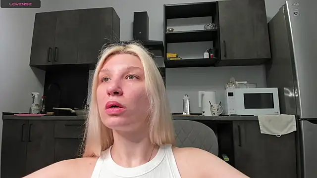 Snapshot of Linaa_Land chatting on 07.29.26 Linaa Land online show from 07.29.26
