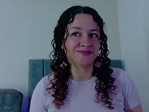 Snapshot of ArtesanaMK chatting on 05.08.26 ArtesanaMK online show from 05.08.26