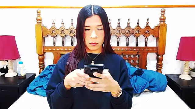 Snapshot of SaraSofia44 chatting on 01.12.25 SaraSofia44 online show from 01.12.25