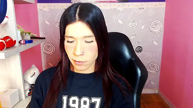 Snapshot of SaraSofia44 chatting on 02.06.25 SaraSofia44 online show from 02.06.25