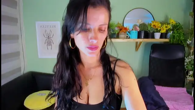 Aliiz 01 online show from 12.24.24