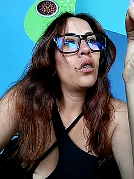 Snapshot of Lena-32 chatting on 03.12.25 Lena-32 online show from 03.12.25