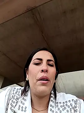 Snapshot of Lena-32 chatting on 12.16.25 Lena-32 online show from 12.16.25