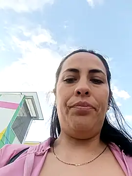 Snapshot of Lena-32 chatting on 01.16.26 Lena-32 online show from 01.16.26