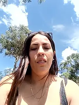 Snapshot of Lena-32 chatting on 01.17.26 Lena-32 online show from 01.17.26