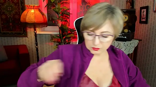 Snapshot of sugar_vivien chatting on 12.18.24 sugar vivien online show from 12.18.24