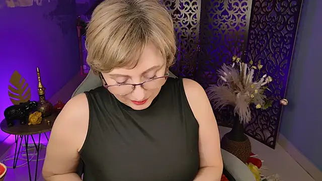 Snapshot of sugar_vivien chatting on 01.12.25 sugar vivien online show from 01.12.25