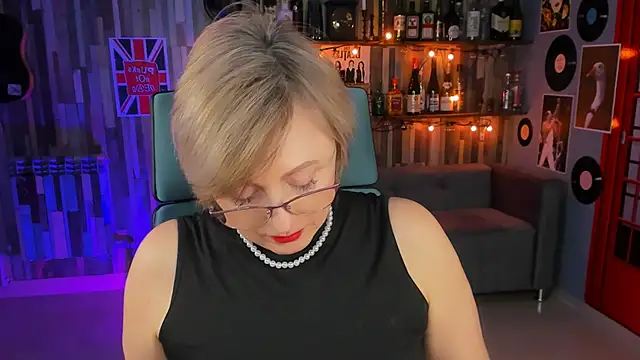 Snapshot of sugar_vivien chatting on 01.19.25 sugar vivien online show from 01.19.25