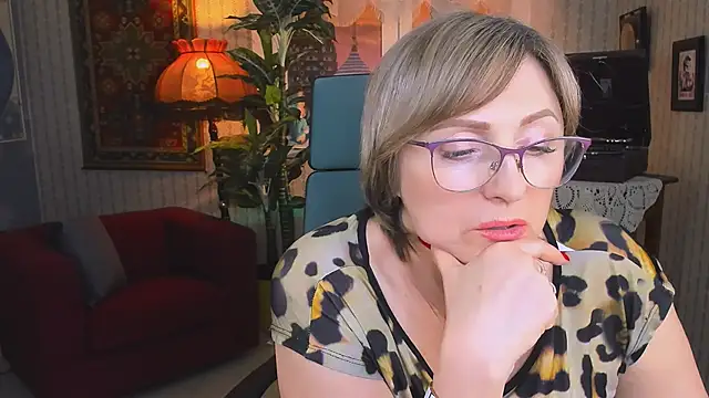 Snapshot of sugar_vivien chatting on 02.05.25 sugar vivien online show from 02.05.25