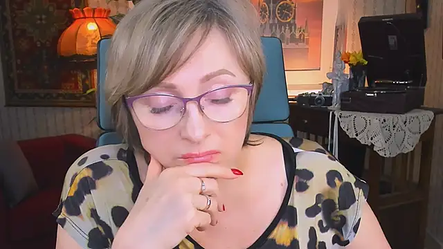 Snapshot of sugar_vivien chatting on 02.05.25 sugar vivien online show from 02.05.25