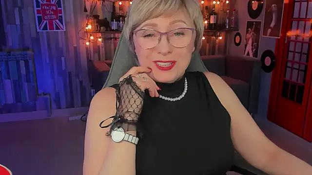Snapshot of sugar_vivien chatting on 02.13.25 sugar vivien online show from 02.13.25
