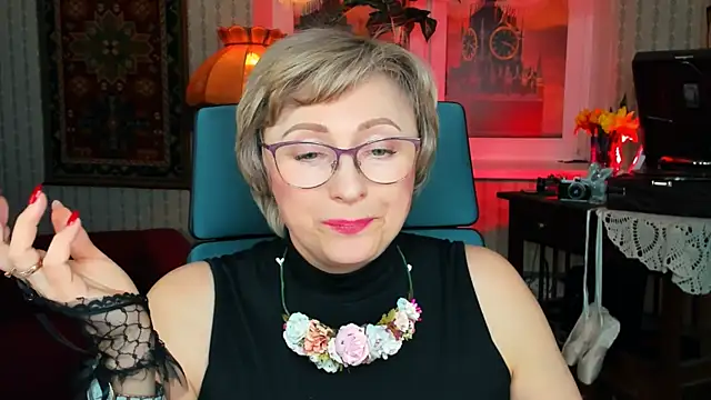 Snapshot of sugar_vivien chatting on 03.05.25 sugar vivien online show from 03.05.25