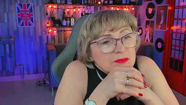 Snapshot of sugar_vivien chatting on 03.13.25 sugar vivien online show from 03.13.25