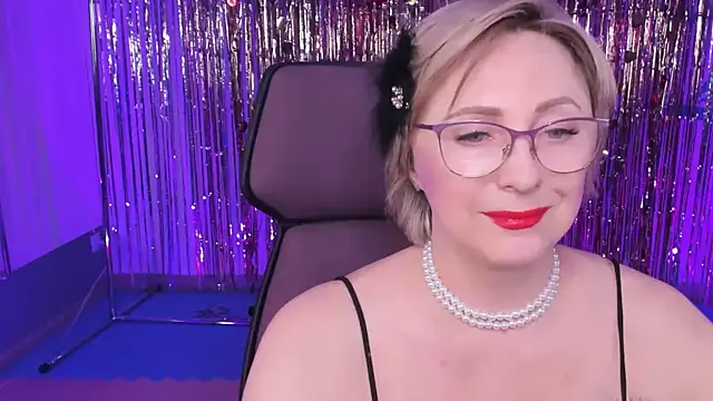 Snapshot of sugar_vivien chatting on 03.19.25 sugar vivien online show from 03.19.25