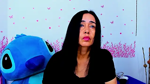 Snapshot of HorniestMilf chatting on 06.04.26 HorniestMilf online show from 06.04.26