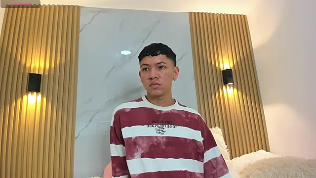 JulianRose 1 online show from 02.18.25