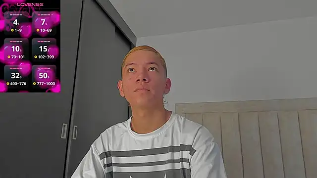 JulianRose 1 online show from 10.29.25