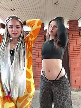 TwixCouple online show from 11.28.25