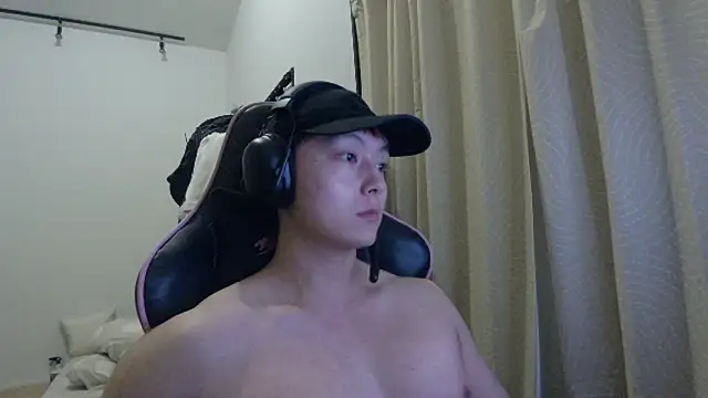 Snapshot of Tkcqcc chatting on 12.09.24 Tkcqcc online show from 12.09.24