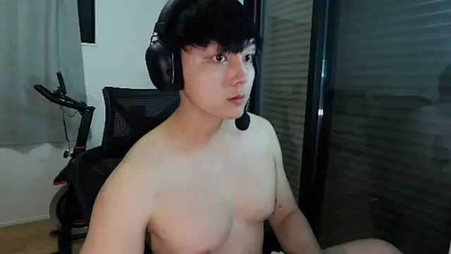 Snapshot of Tkcqcc chatting on 10.12.25 Tkcqcc online show from 10.12.25