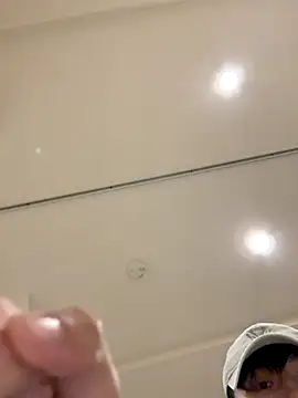 Snapshot of Tkcqcc chatting on 12.05.25 Tkcqcc online show from 12.05.25