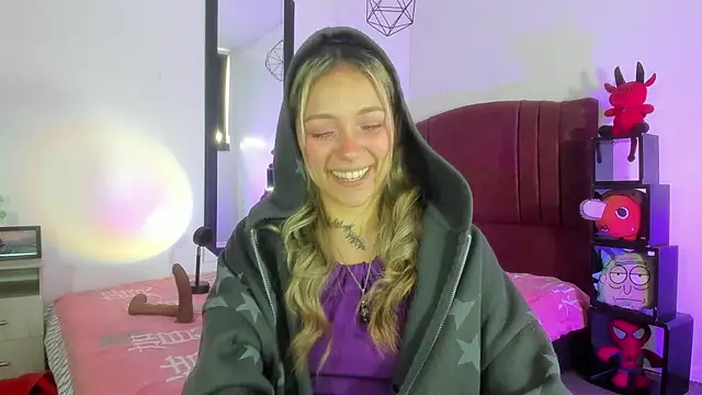 alisson zafiro  online show from 12.18.24