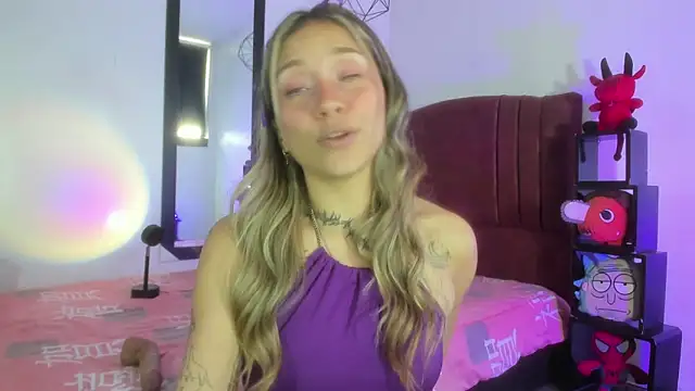 alisson zafiro  online show from 12.18.24