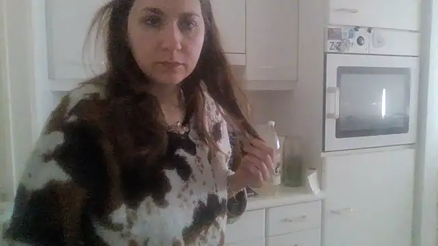 Snapshot of JasmineGlamour chatting on 04.25.26 JasmineGlamour online show from 04.25.26