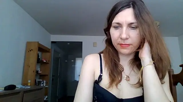 Snapshot of JasmineGlamour chatting on 05.25.26 JasmineGlamour online show from 05.25.26