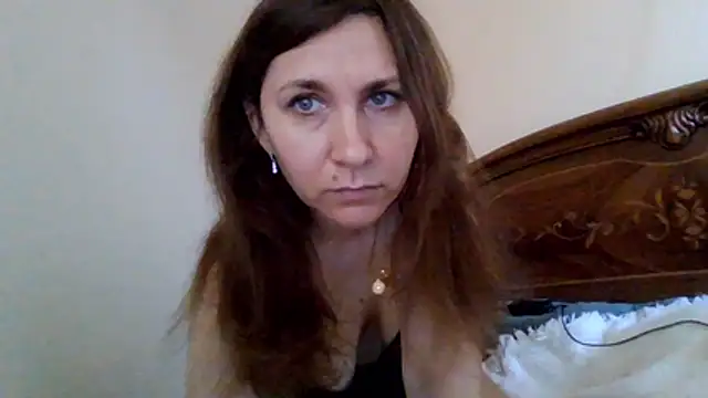 Snapshot of JasmineGlamour chatting on 06.24.26 JasmineGlamour online show from 06.24.26