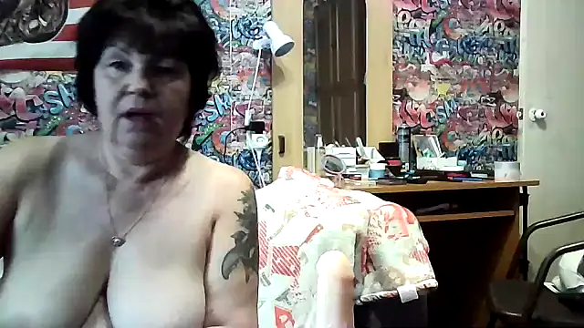 Snapshot of FantasyMichelle chatting on 05.22.26 FantasyMichelle online show from 05.22.26