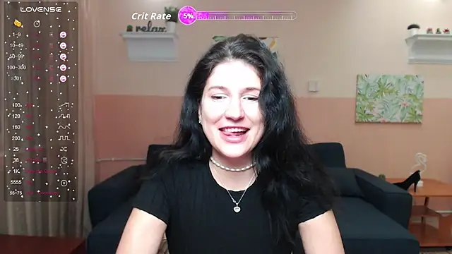 Snapshot of Alianna_Solo_Kisses chatting on 04.28.26 Alianna Solo Kisses online show from 04.28.26