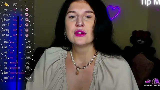 Snapshot of Alianna_Solo_Kisses chatting on 06.05.26 Alianna Solo Kisses online show from 06.05.26