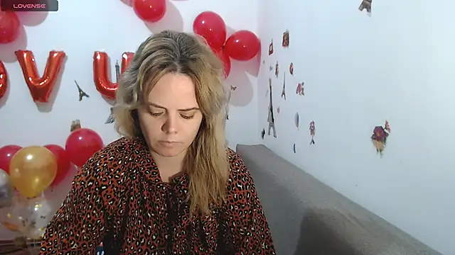 Snapshot of hotmilf4uxxx chatting on 02.17.26 hotmilf4uxxx online show from 02.17.26