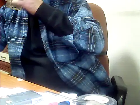 Snapshot of zormen355 chatting on 05.16.26 zormen355 online show from 05.16.26